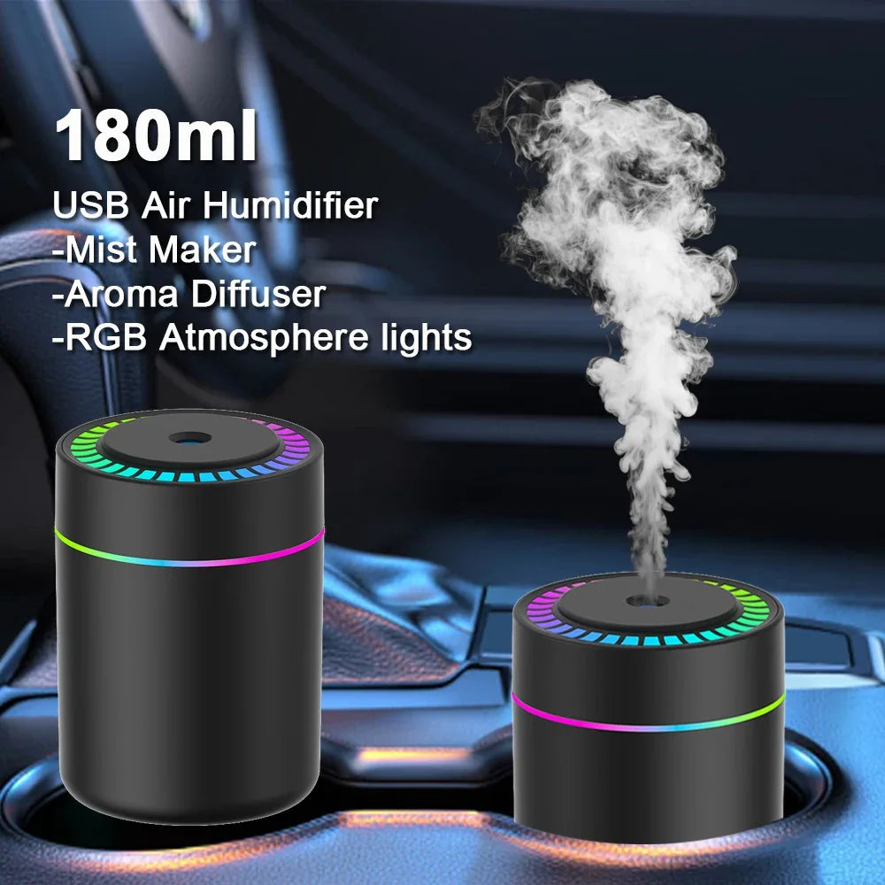 „Umidificator și difuzor de arome 180 ml cu alimentare USB Type-C. Ideal pentru casă, birou sau mașină, oferă pulverizare continuă sau intermitentă, oprire automată, lumină LED multicoloră și design compact. Perfect pentru aromaterapie, relaxare și un aer